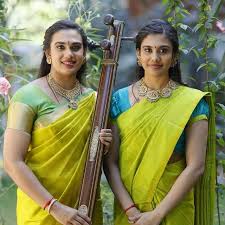 Vid. S Aishwarya & Vid. S Saundarya & party