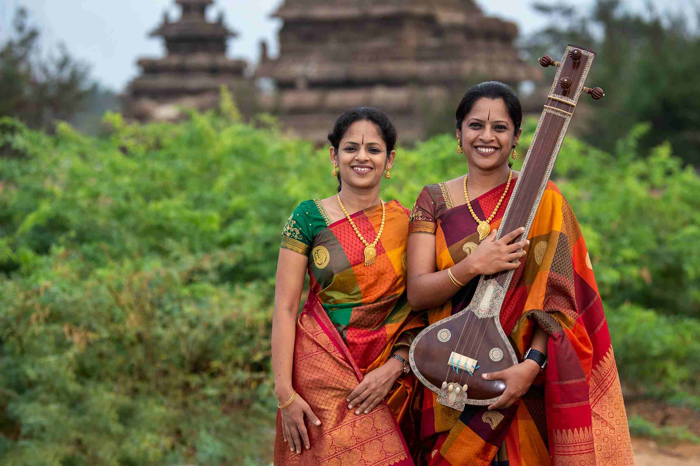 Akkarai Sisters - Vid. Smt. Akkarai Subbalakshmi & Vid. Smt. Akkarai Swarnalatha